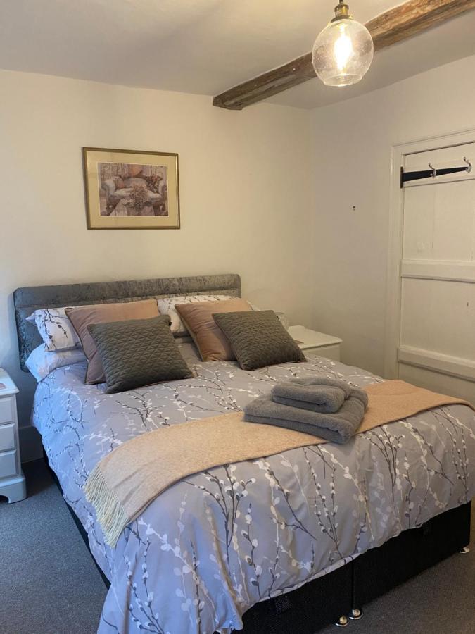 Stunning 2 Bedroom Flat In A Central Location New Alresford Bagian luar foto