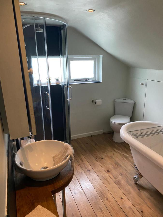 Stunning 2 Bedroom Flat In A Central Location New Alresford Bagian luar foto