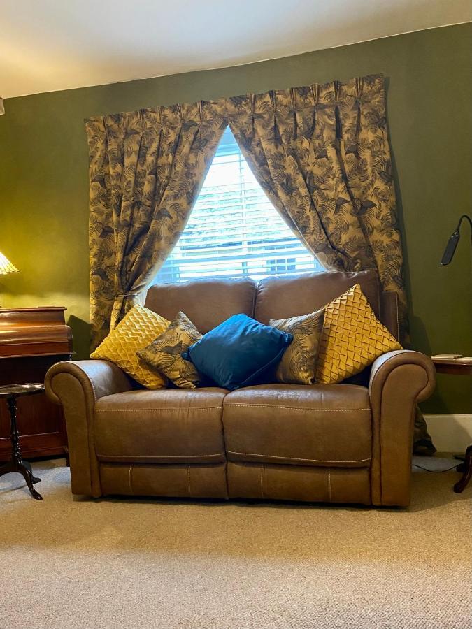 Stunning 2 Bedroom Flat In A Central Location New Alresford Bagian luar foto