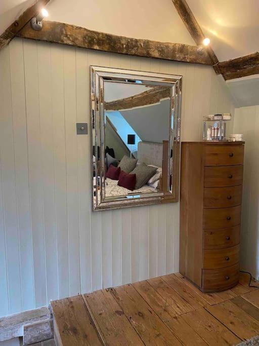 Stunning 2 Bedroom Flat In A Central Location New Alresford Bagian luar foto